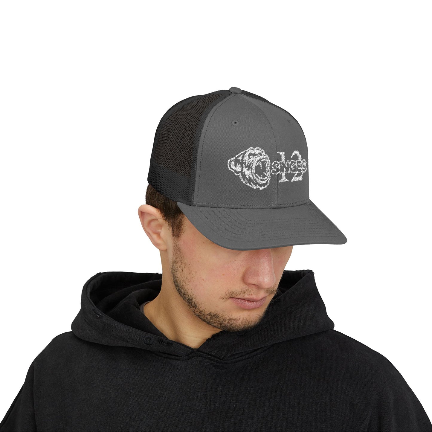 Douze singes Truck hat Logo fait de Broderie.