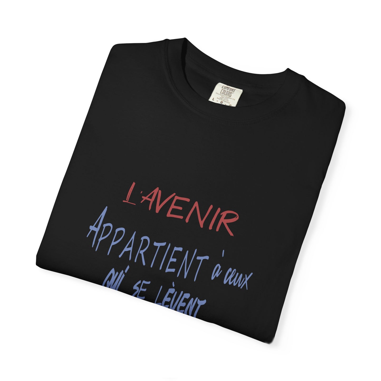 (fy) Relax il est midi. Unisex.  Garment-Dyed T-shirt