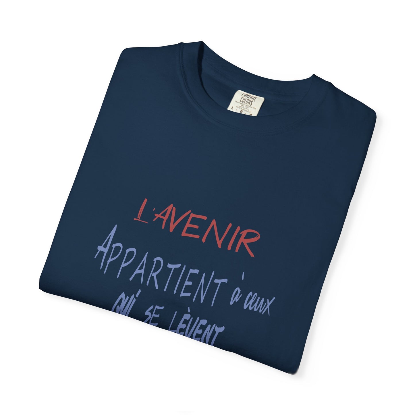 (fy) Relax il est midi. Unisex.  Garment-Dyed T-shirt