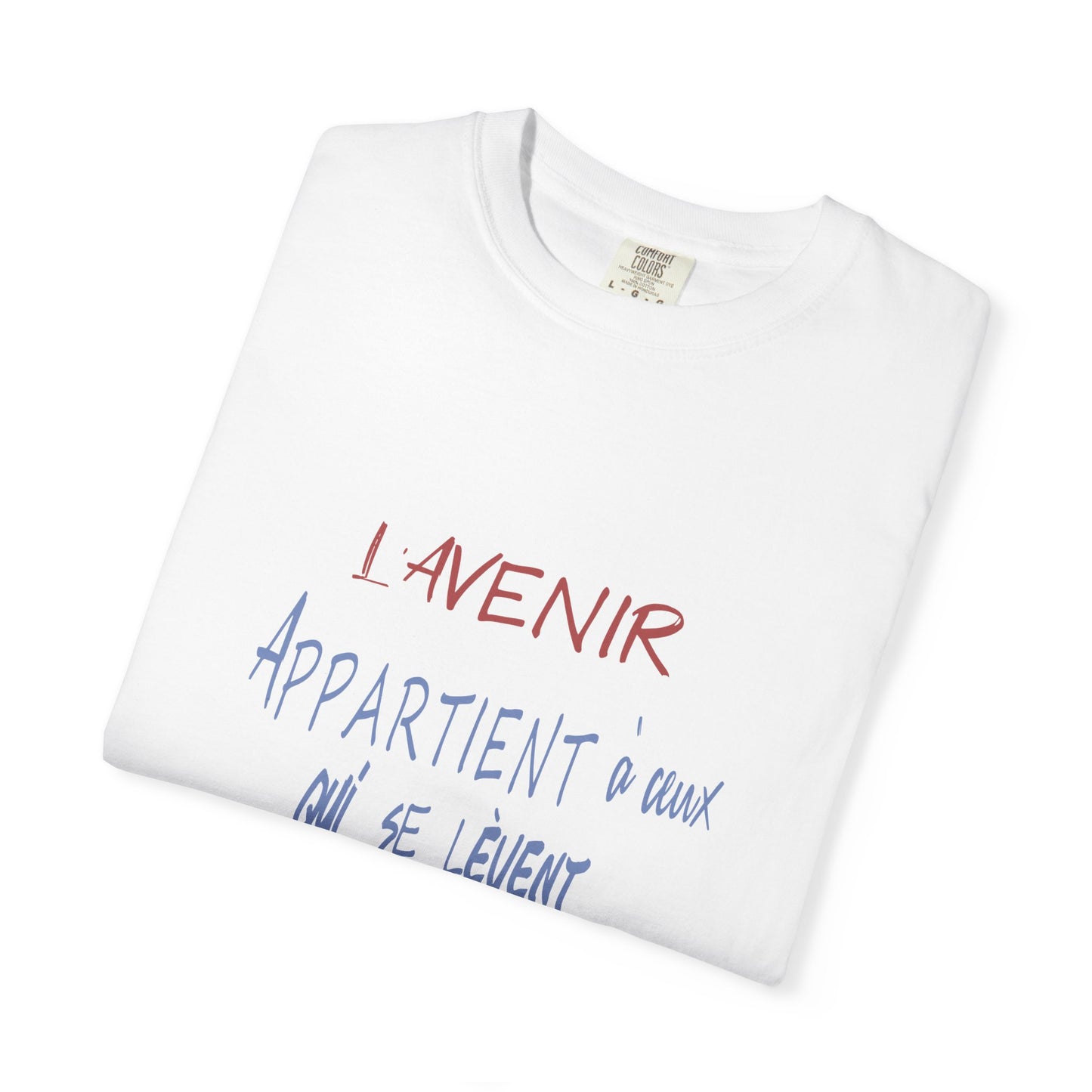 (fy) Relax il est midi. Unisex.  Garment-Dyed T-shirt